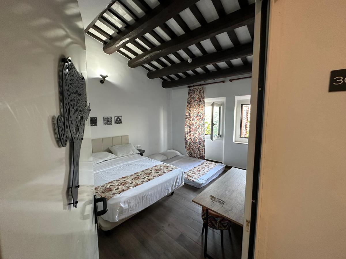 Vilador Beach Hotel Masnou Exterior photo