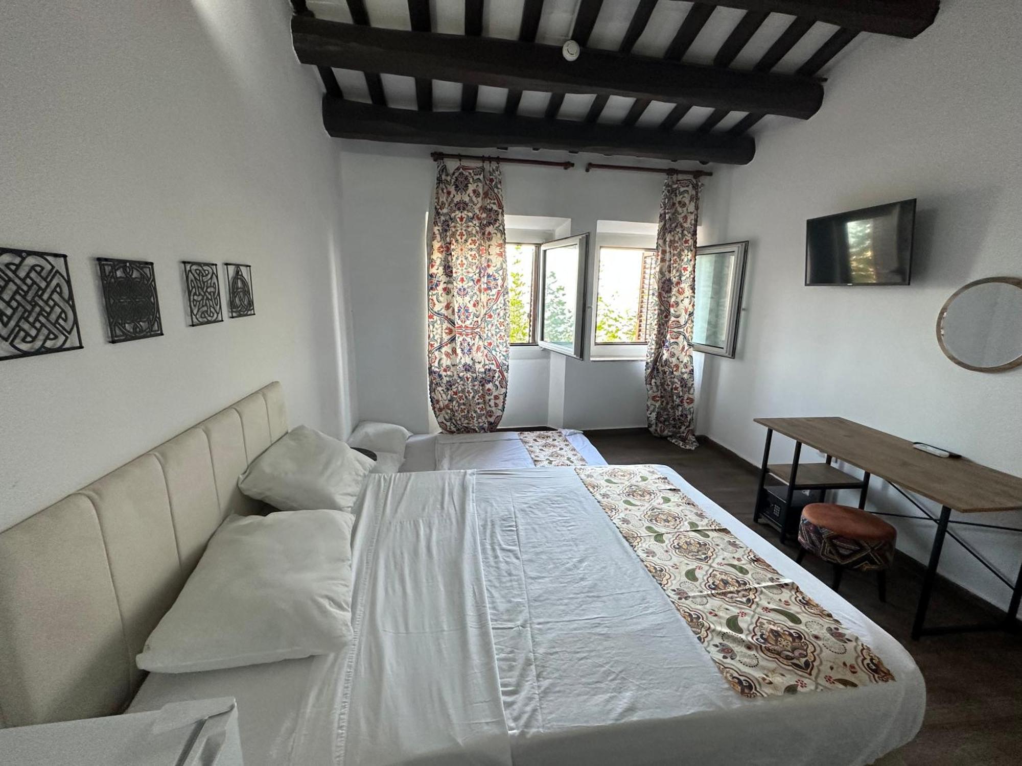 Vilador Beach Hotel Masnou Exterior photo